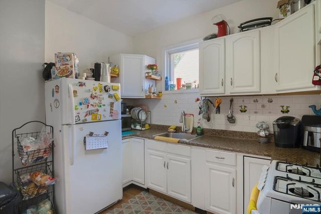 22 Tuttle Street, Wallington, NJ 07057