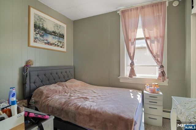 22 Tuttle Street, Wallington, NJ 07057