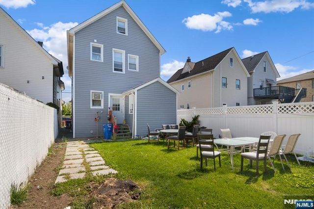 22 Tuttle Street, Wallington, NJ 07057