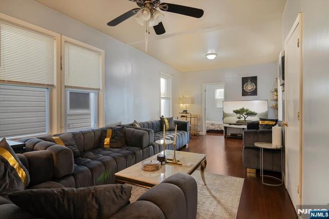22 Tuttle Street, Wallington, NJ 07057