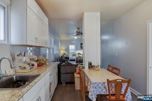 22 Tuttle Street, Wallington, NJ 07057