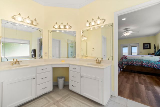 237 Vivian Road, Onalaska, TX 77360