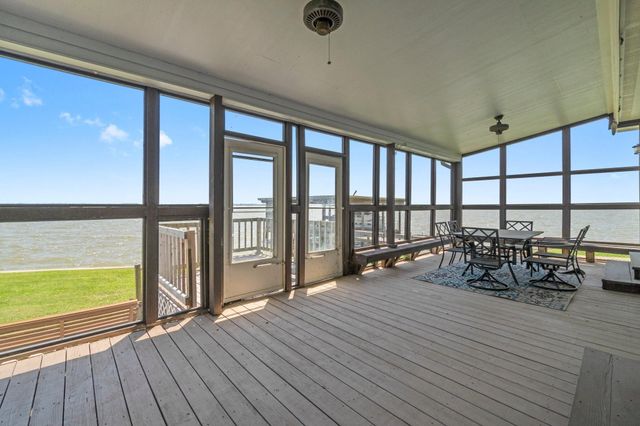 237 Vivian Road, Onalaska, TX 77360