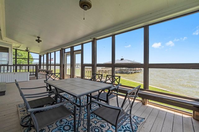 237 Vivian Road, Onalaska, TX 77360