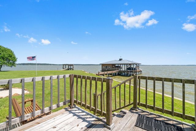 237 Vivian Road, Onalaska, TX 77360