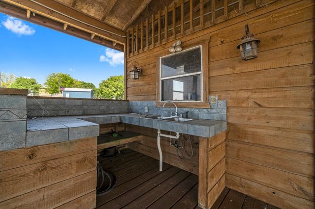 237 Vivian Road, Onalaska, TX 77360