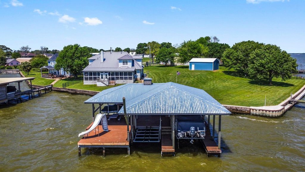 237 Vivian Road, Onalaska, TX 77360