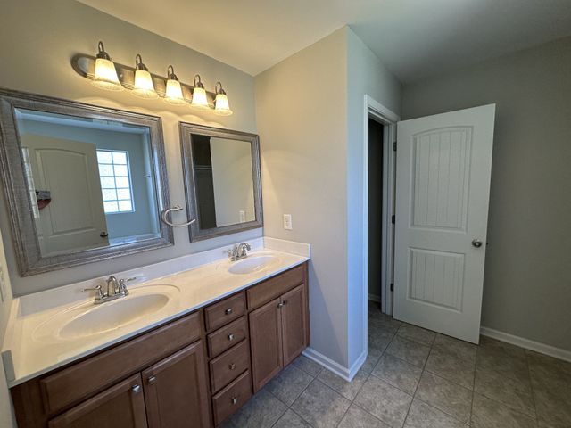 214 Saxony Way, Gallatin, TN 37066