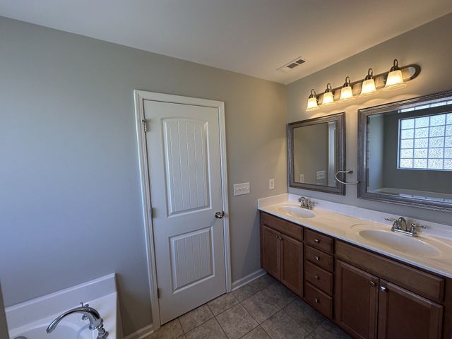 214 Saxony Way, Gallatin, TN 37066