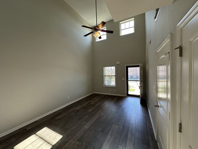 214 Saxony Way, Gallatin, TN 37066