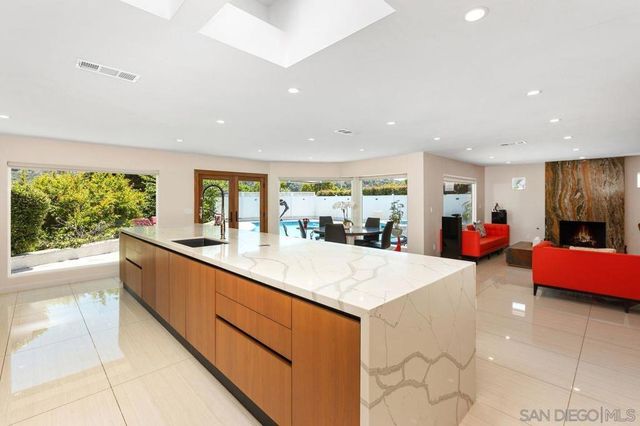 5441 Curie Way, San Diego, CA 92122