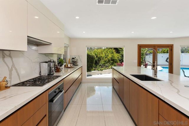 5441 Curie Way, San Diego, CA 92122