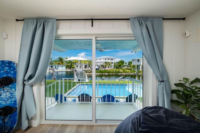 242 Apache Street, Plantation Key, FL 33070