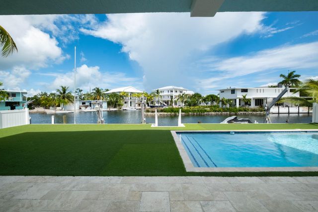 242 Apache Street, Plantation Key, FL 33070