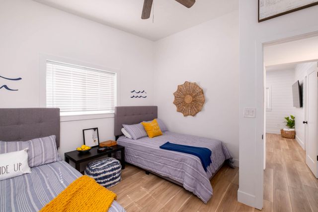 242 Apache Street, Plantation Key, FL 33070