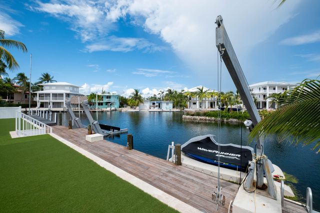 242 Apache Street, Plantation Key, FL 33070