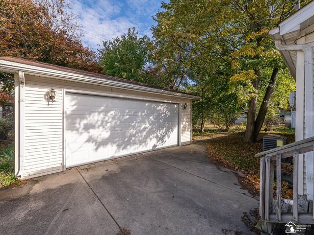 2863 3rd Street, Monroe, MI 48162