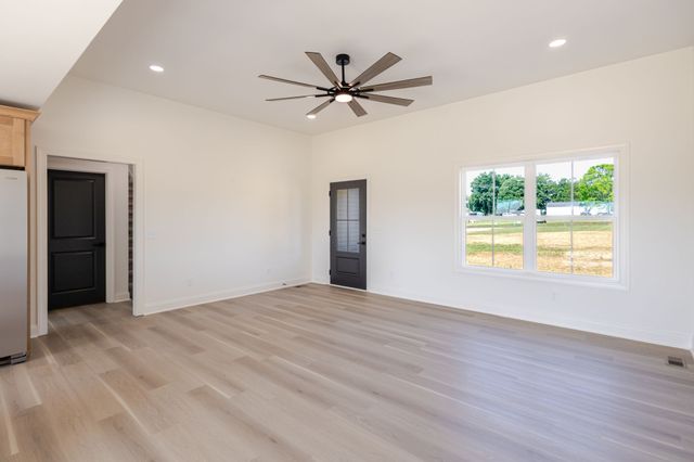 292 Gregory Mill Rd, Shelbyville, TN 37160