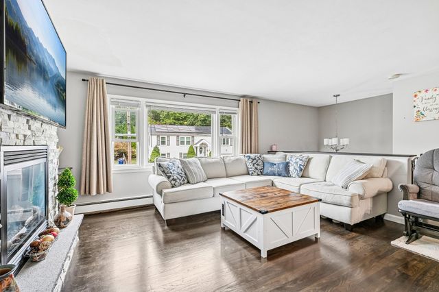 77 Cedarcrest Rd, Boston, MA 02132