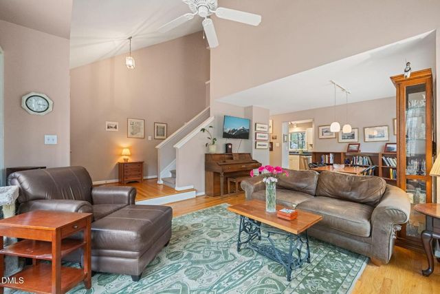 1804 Old Oxford Road, Chapel Hill, NC 27514