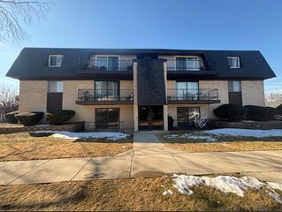 11107 S 84th Avenue 1A, Palos Hills, IL 60465
