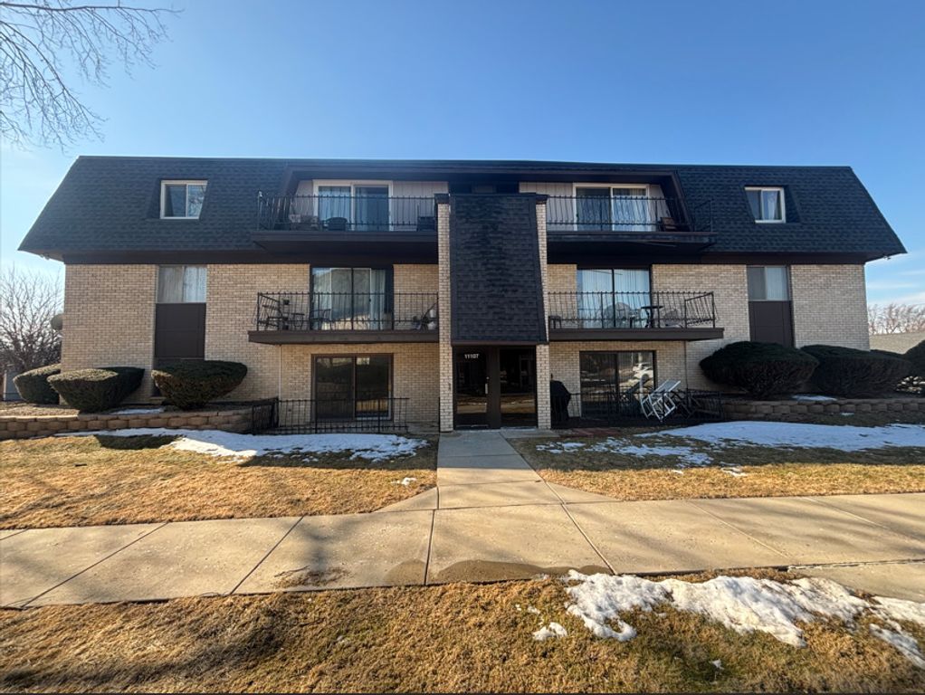 11107 S 84th Avenue 1A, Palos Hills, IL 60465