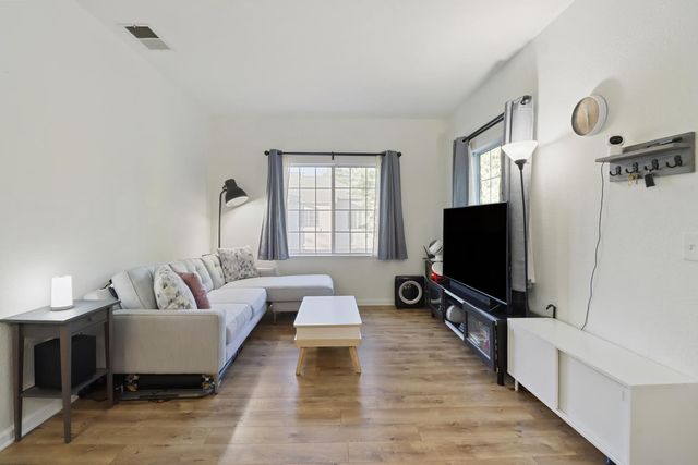 1175 E Greene Ter, Davis, CA 95618