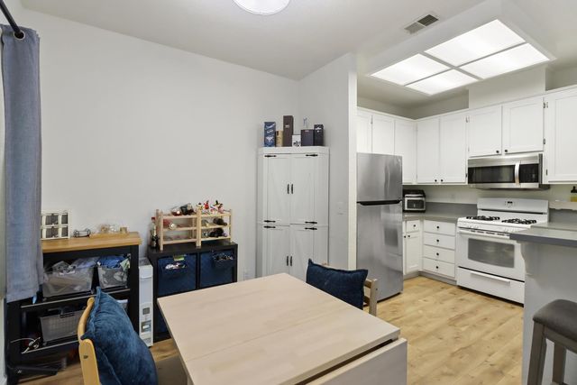 1175 E Greene Ter, Davis, CA 95618