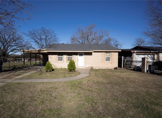 910 S Chatfield Street, Ennis, TX 75119