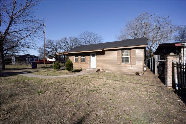 910 S Chatfield Street, Ennis, TX 75119