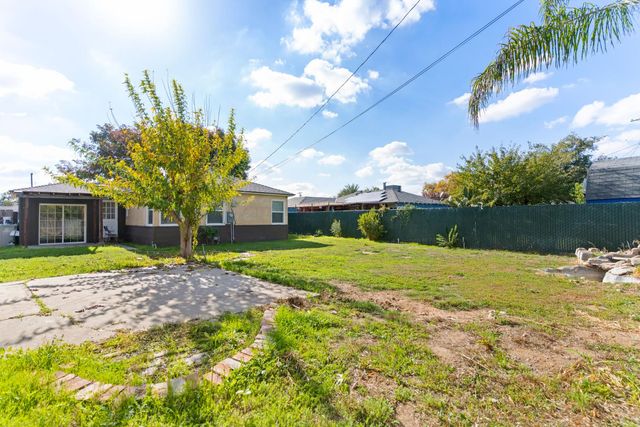 3745 S Kenmore Drive South, Fresno, CA 93703