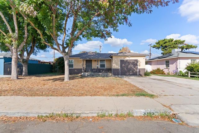 3745 S Kenmore Drive South, Fresno, CA 93703