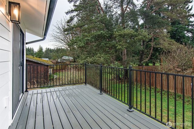 5954 Paradise Drive, Ferndale, WA 98248