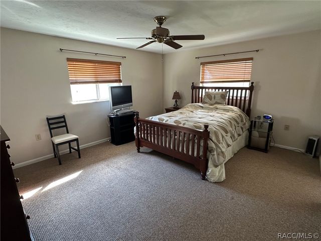 186 W Valerian Place, Beverly Hills, FL 34465