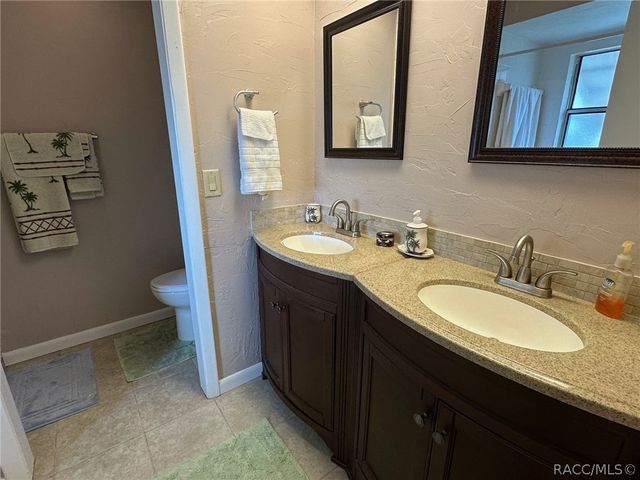 186 W Valerian Place, Beverly Hills, FL 34465