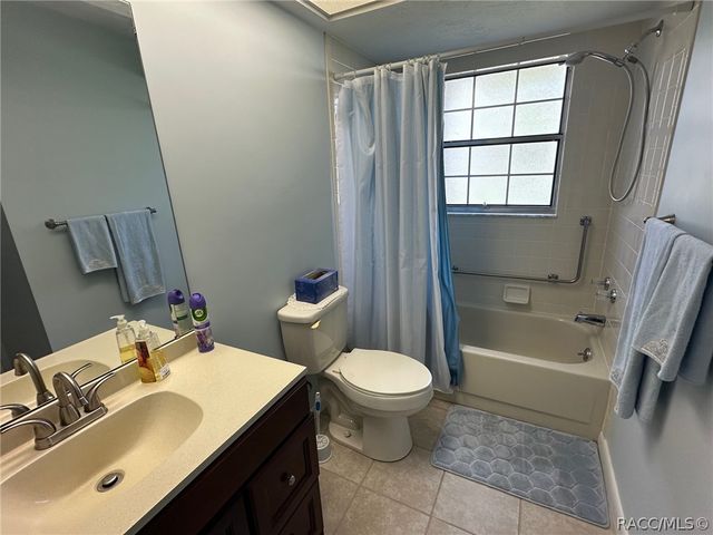 186 W Valerian Place, Beverly Hills, FL 34465