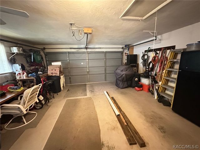 186 W Valerian Place, Beverly Hills, FL 34465