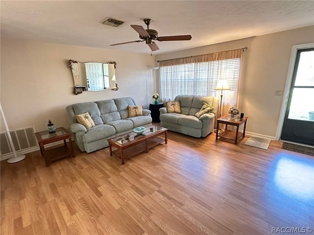 186 W Valerian Place, Beverly Hills, FL 34465