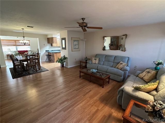 186 W Valerian Place, Beverly Hills, FL 34465