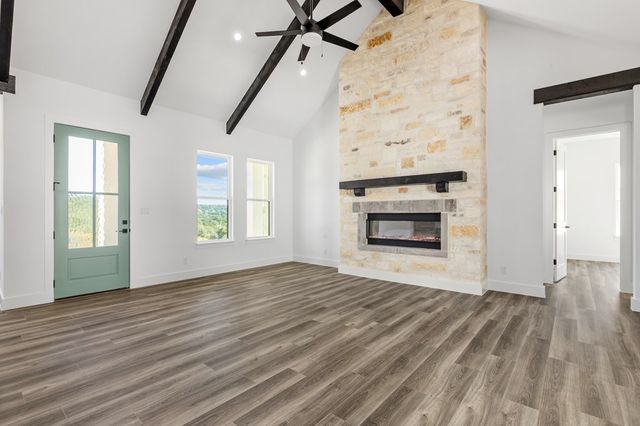 1825 Foothills Dr, Kerrville, TX 78028