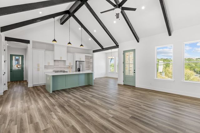 1825 Foothills Dr, Kerrville, TX 78028