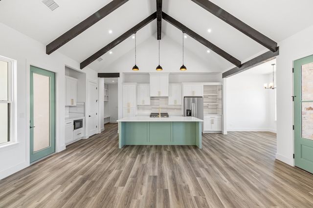 1825 Foothills Dr, Kerrville, TX 78028