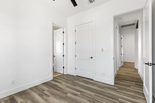 1825 Foothills Dr, Kerrville, TX 78028