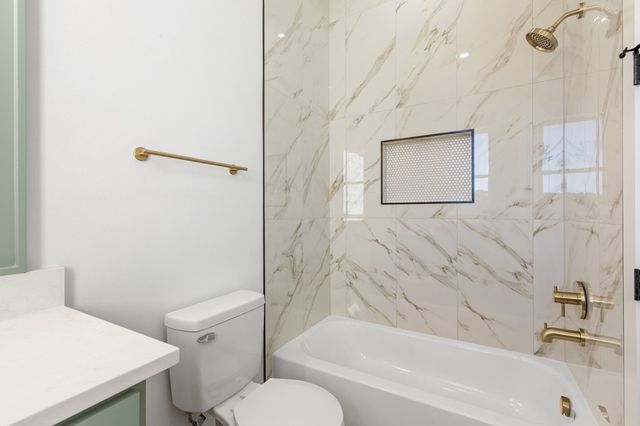 1825 Foothills Dr, Kerrville, TX 78028