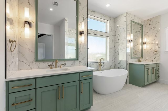 1825 Foothills Dr, Kerrville, TX 78028