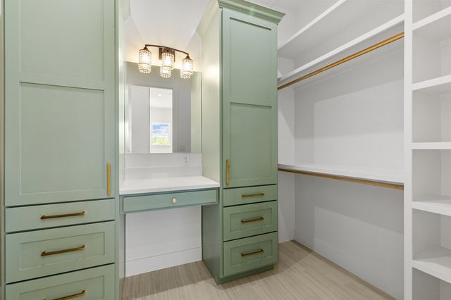 1825 Foothills Dr, Kerrville, TX 78028