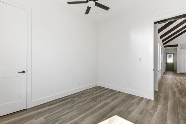 1825 Foothills Dr, Kerrville, TX 78028