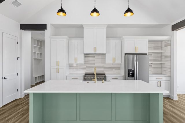 1825 Foothills Dr, Kerrville, TX 78028