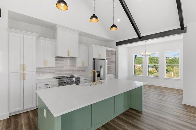 1825 Foothills Dr, Kerrville, TX 78028