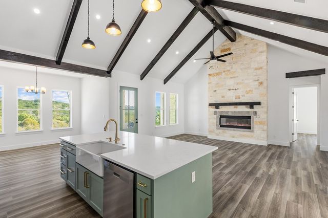 1825 Foothills Dr, Kerrville, TX 78028